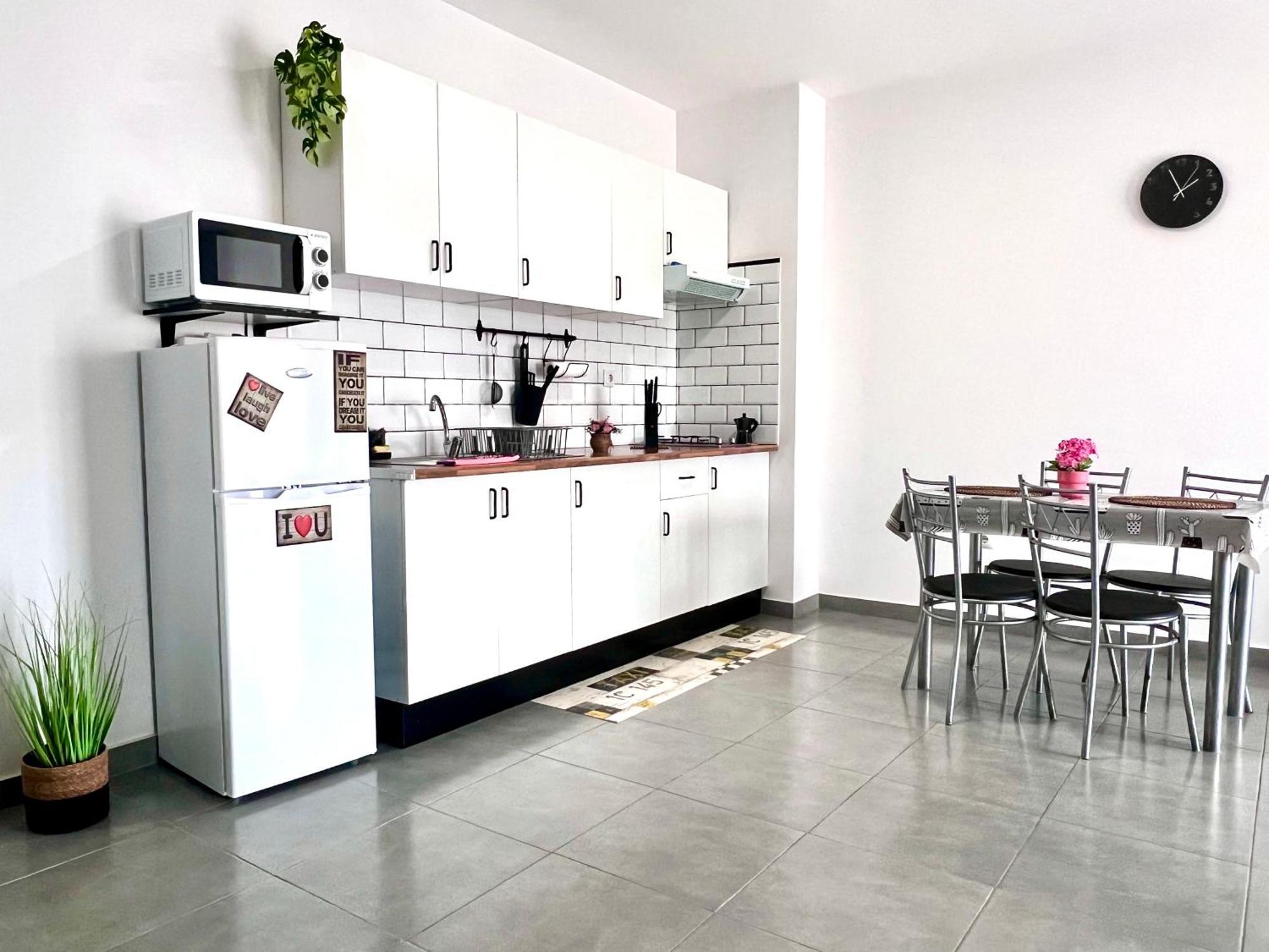 Animos! Apartments - 10 Modern Apartments Near The City & Beach, Perfect For Nomads, Travellers, Families, Watersports! Santa Maria Eksteriør bilde